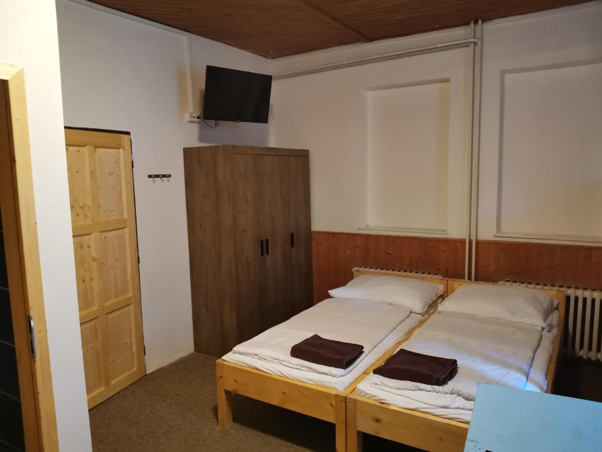 Penzion U Hrocha Lučany nad Nisou エクステリア 写真